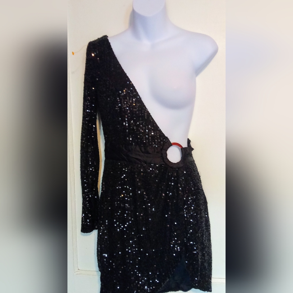 Elegant Black Sequin One-Shoulder Dress